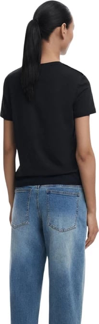 Maicë Desigual femra e zezë