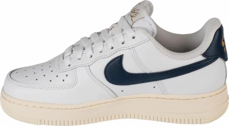 Atlete femra Nike, të bardha
