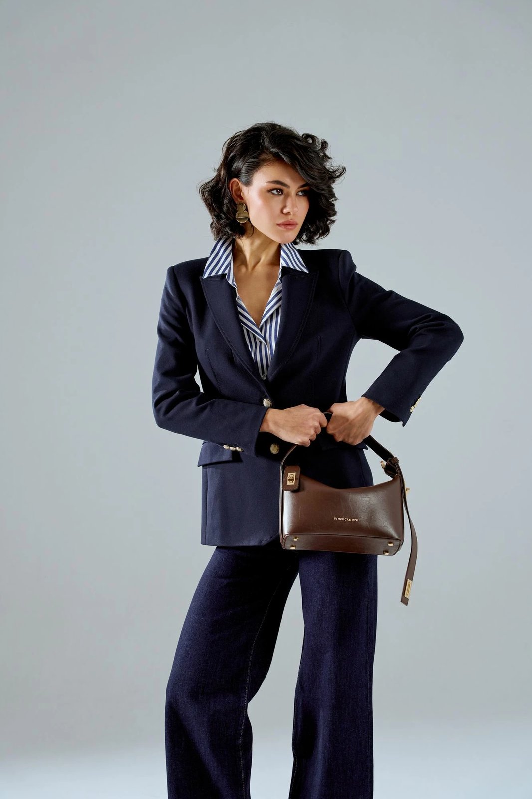 Çantë krahu Novara, ngjyrë çokollatë, Vince Camuto