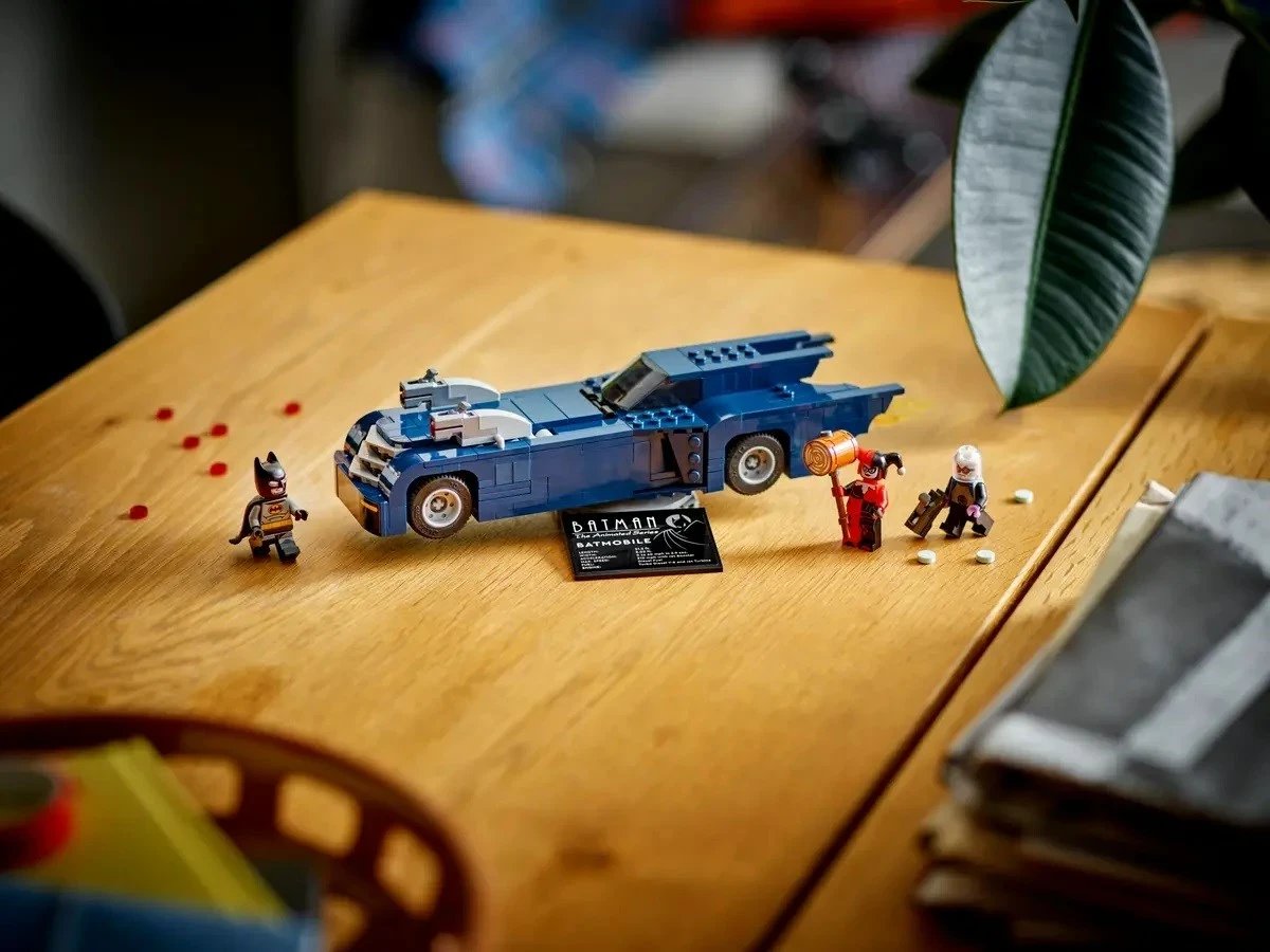 Set LEGO Batman 76274 Batman VS Harley Quinn dhe Mr. Freeze