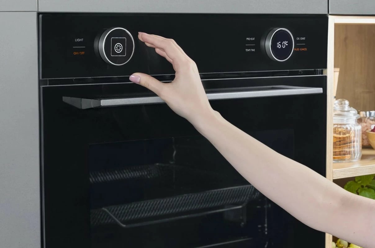 Furrë Amica ED6769BA+ S-TYPE, 72L, katalizë/avull, AirFry, e zezë