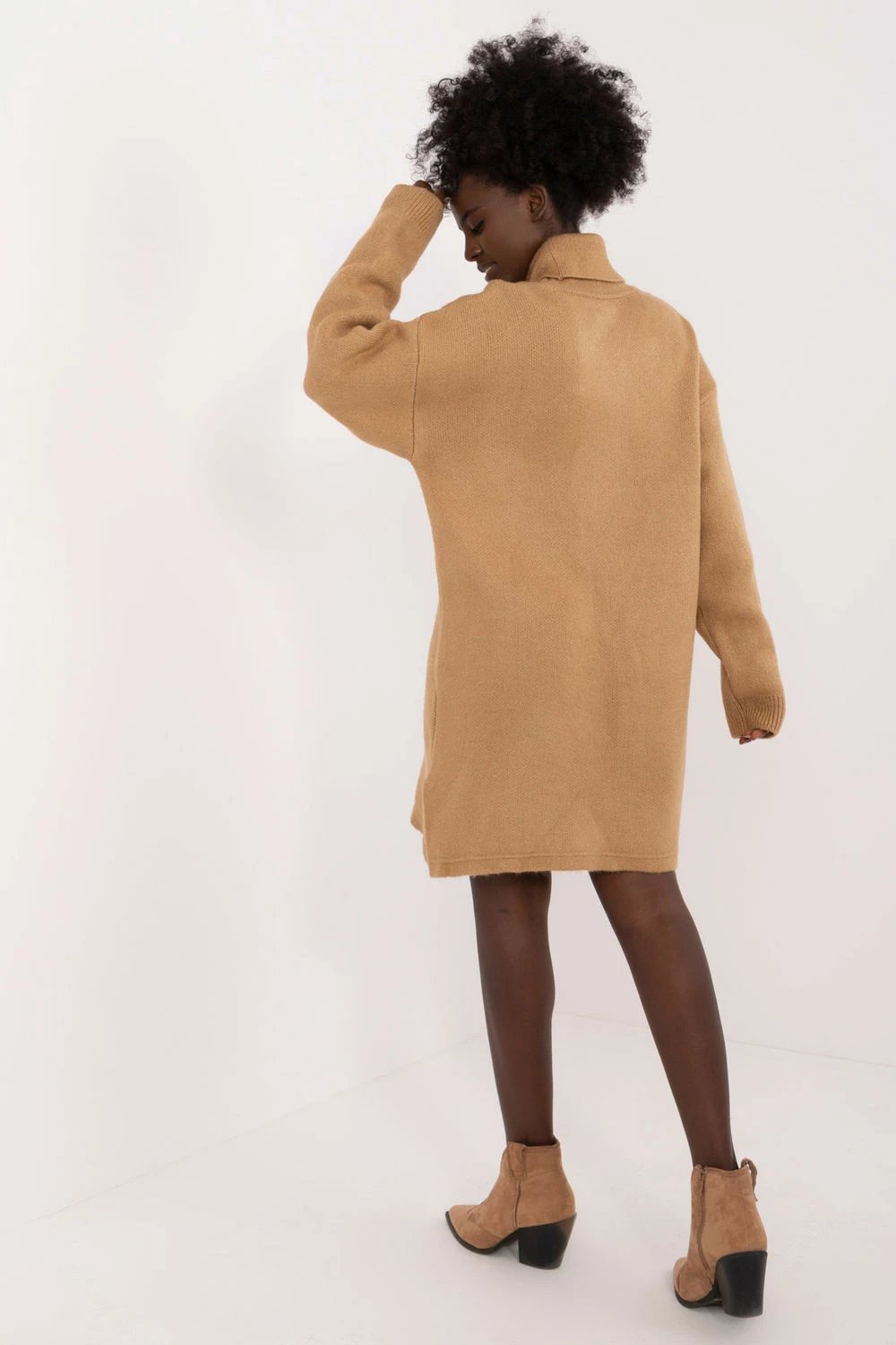 Fustan Badu 199608, kafe