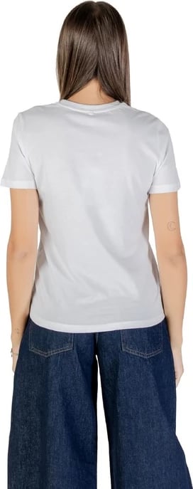 Maicë Only femra e bardhë