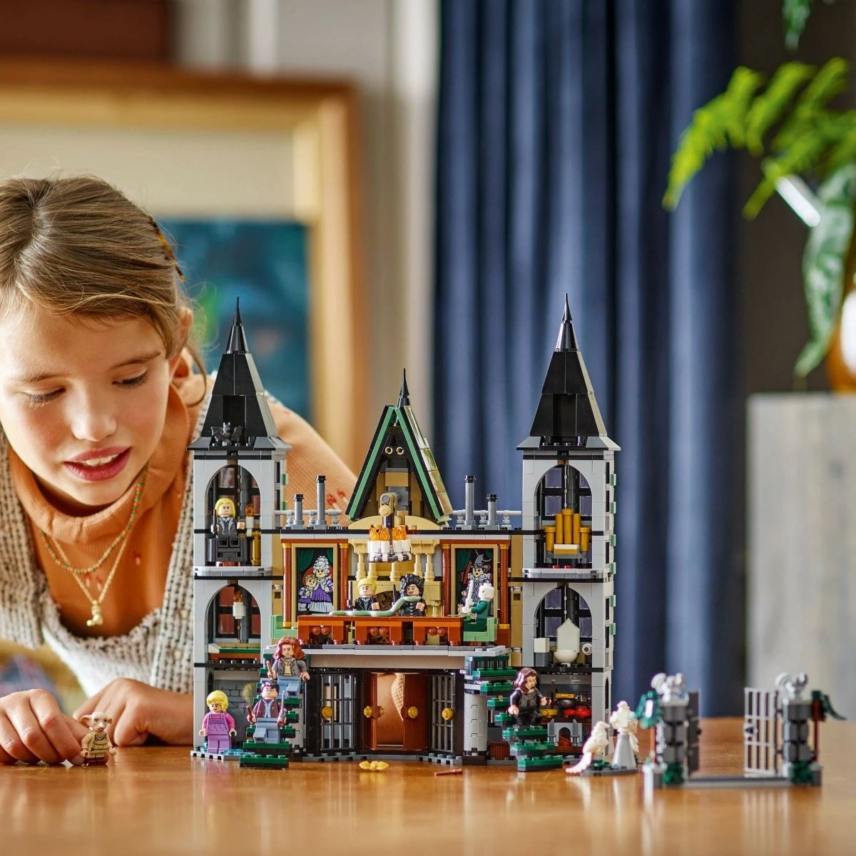 Set ndërtimi LEGO Harry Potter Malfoy Manor 76453, 1601 pjesë, plastikë