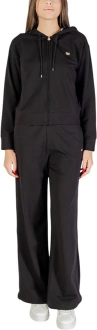 Trenerka femra Ea7 e zezë