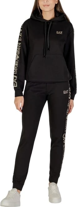 Trenerka femra Ea7, e zezë