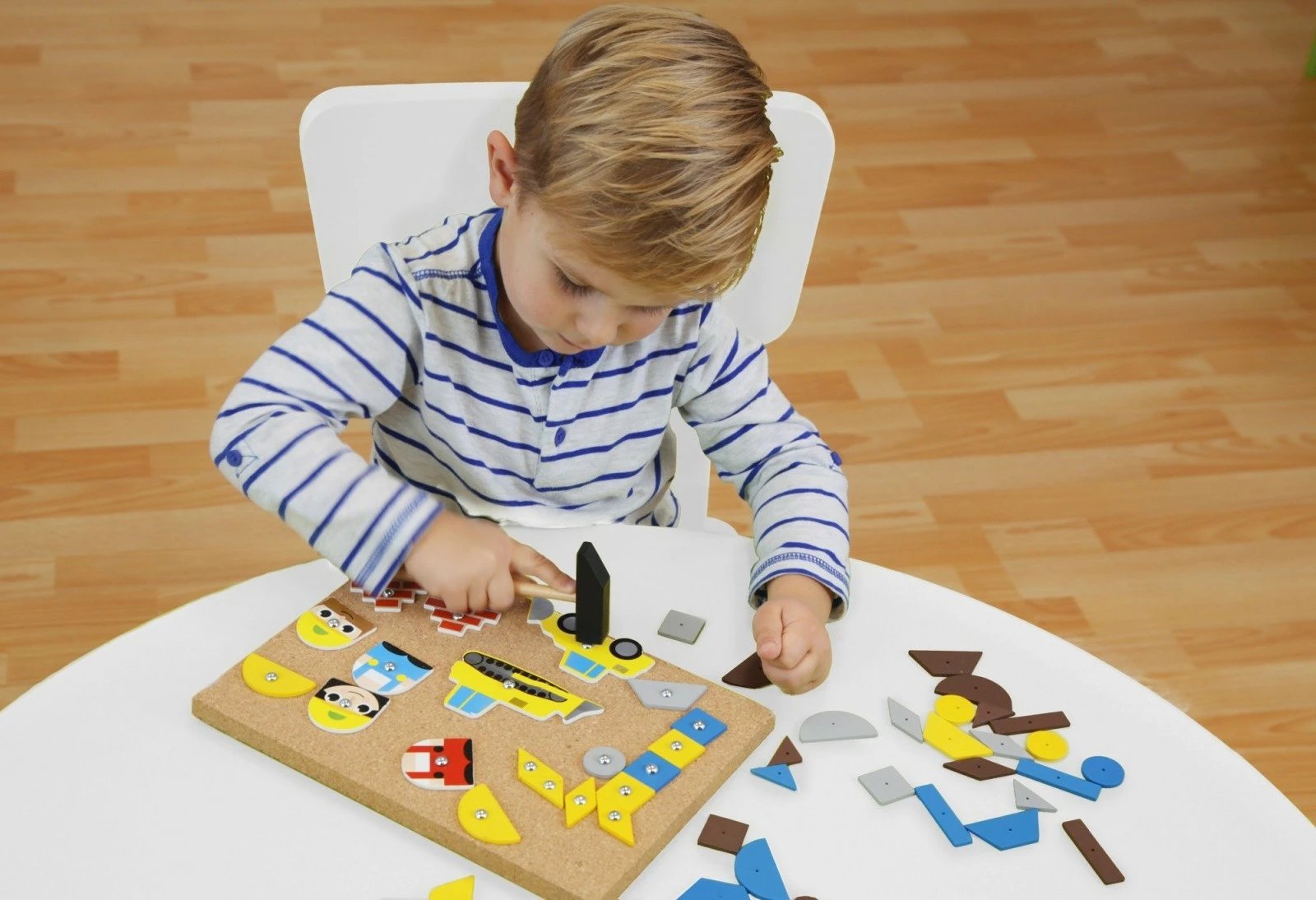 Set ndërtimi me çekiç Lena 65828, 64 pjesë, shumëngjyrësh Set ndërtimi me çekiç Lena 65828, 64 pjesë, shumëngjyrësh