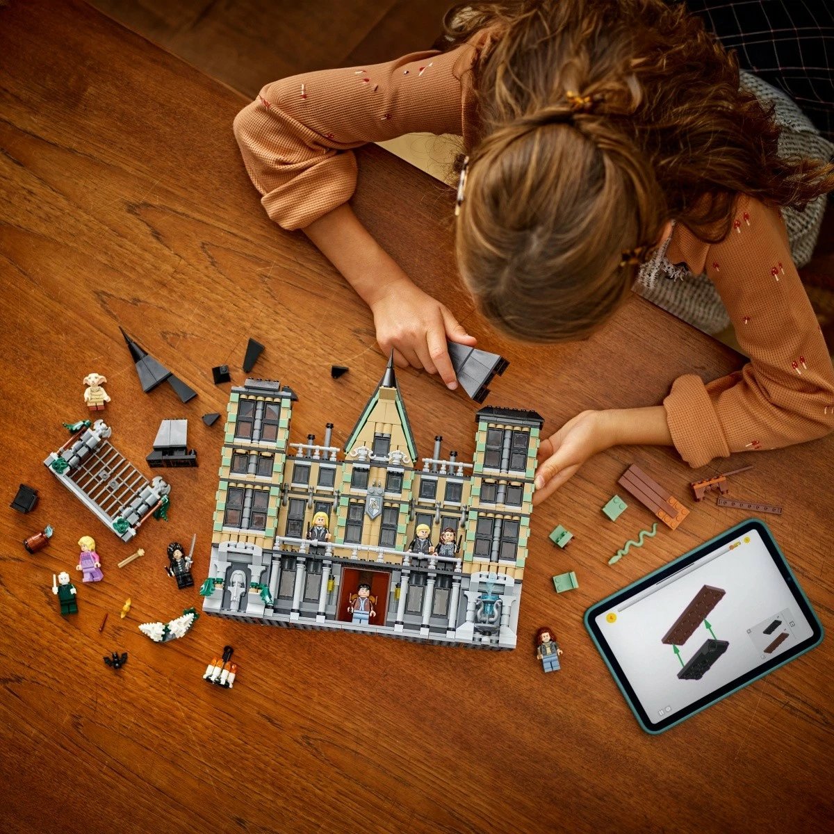 Set ndërtimi LEGO Harry Potter Malfoy Manor 76453, 1601 pjesë, plastikë