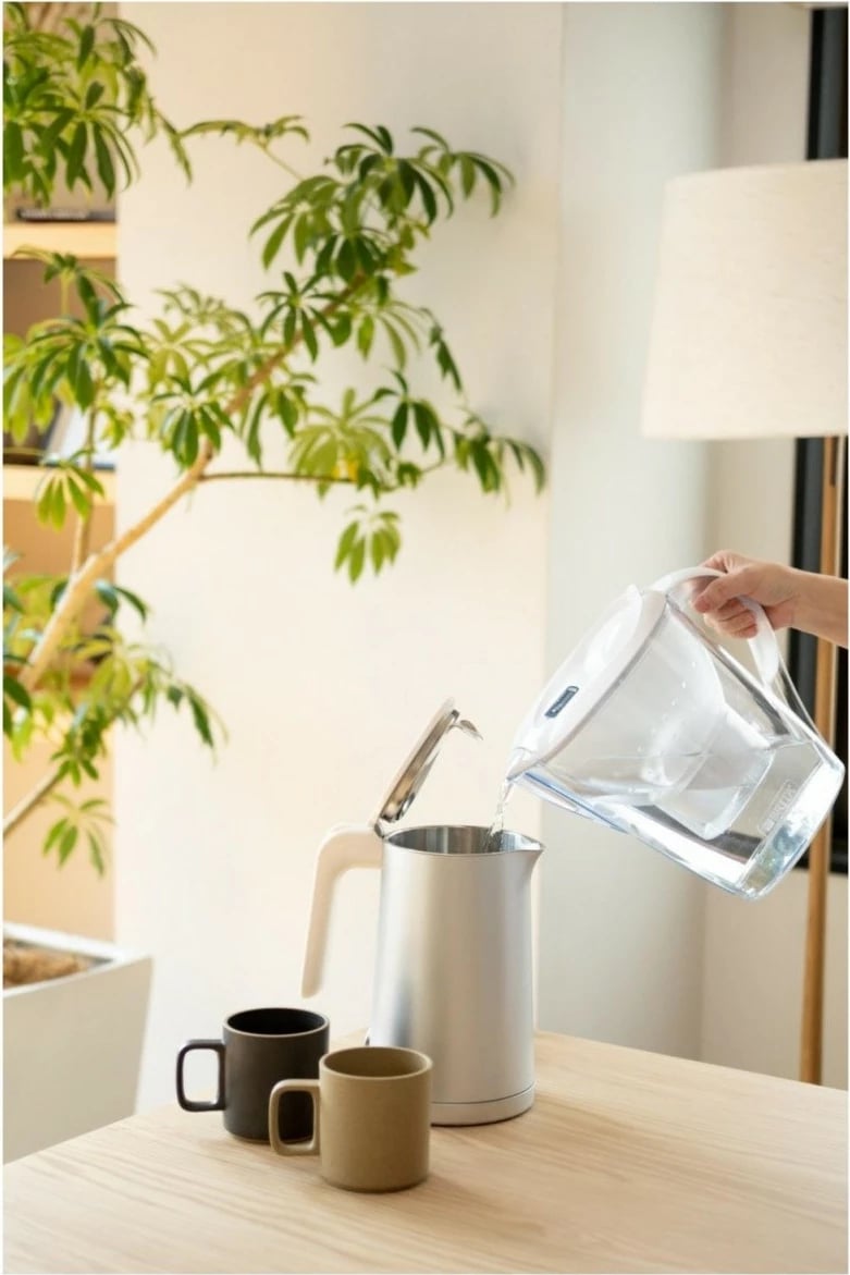Ibrik filtrues uji Brita Marella XL me 4 fishekë Maxtra PRO, 3.5L, Bardhë