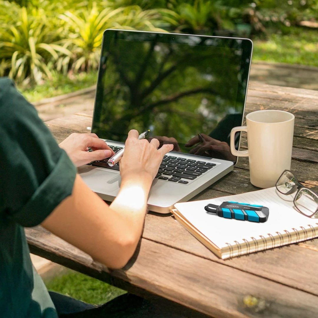 SSD portabël ADATA SC740, 500 GB, USB Type-C 3.2 Gen 2, zi/blu