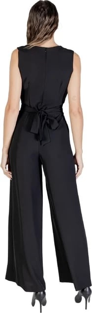 Kominoshe Rinascimento femra, e zezë