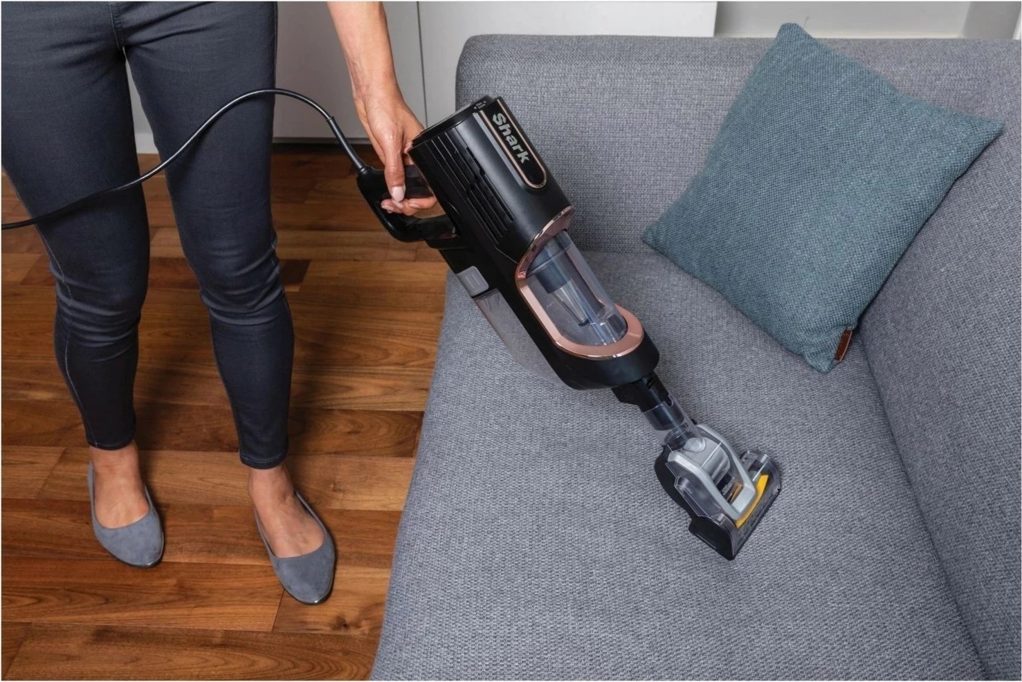 Fshesë elektrike Shark HZ500EU, 450W, 0.300L, e zezë-roze