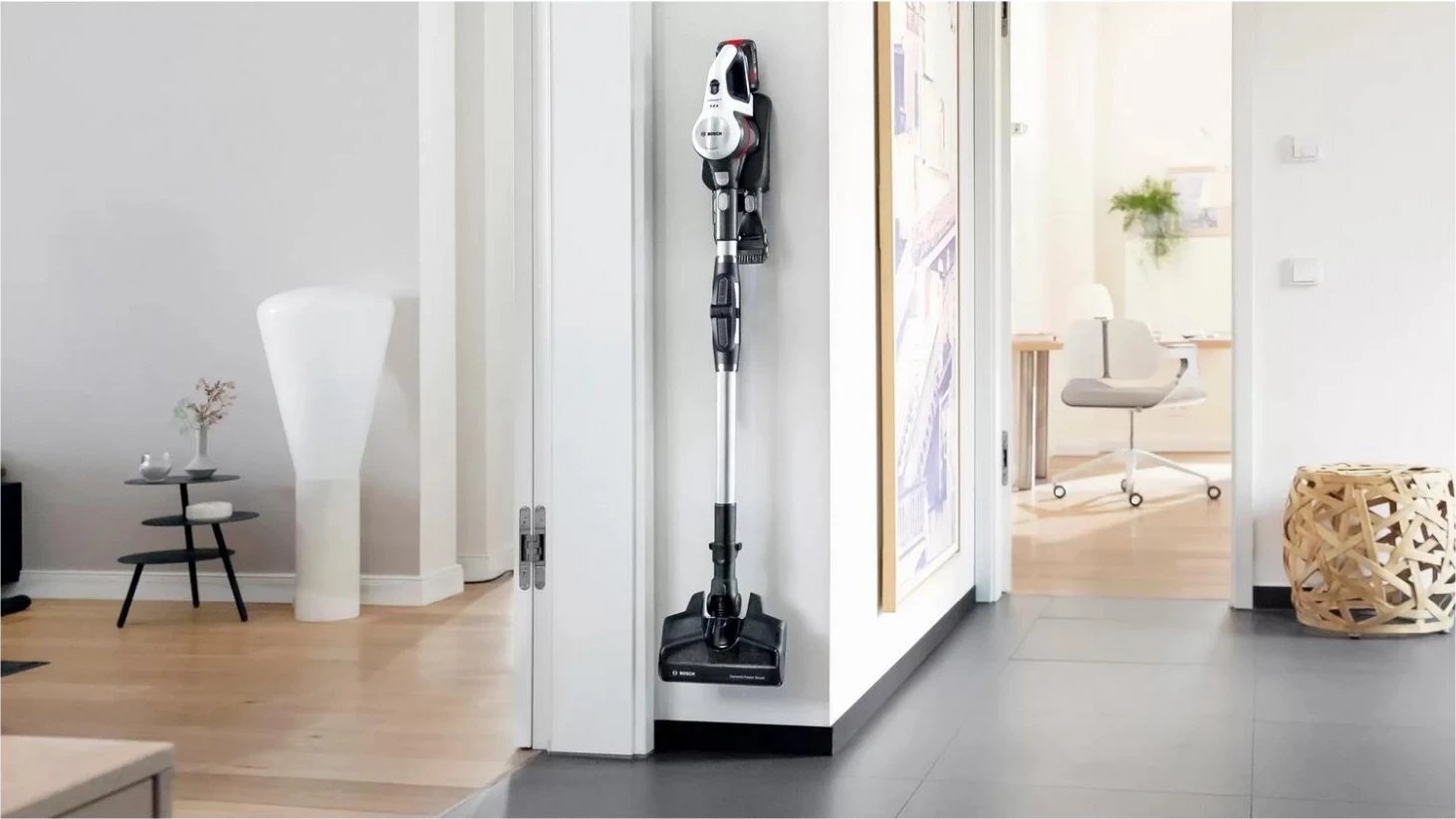 Fshesë vertikale Bosch Unlimited 7 BCS711XXL, pa kabllo, 0.3L, bardhë-e zezë Fshesë vertikale Bosch Unlimited 7 BCS711XXL, pa kabllo, 0.3L, bardhë-e zezë