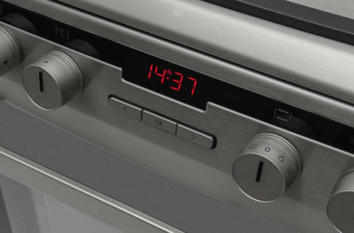 Sobë Amica 58GE3.33HZpTaQ(Xx), 4 zona, 62L, gaz dhe rrymë, e zezë/inox