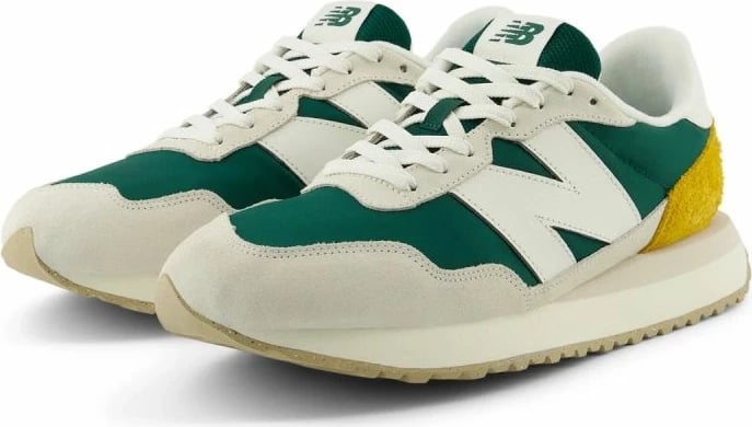 Atlete për meshkuj New Balance, të bardha, të gjelbra, të verdha