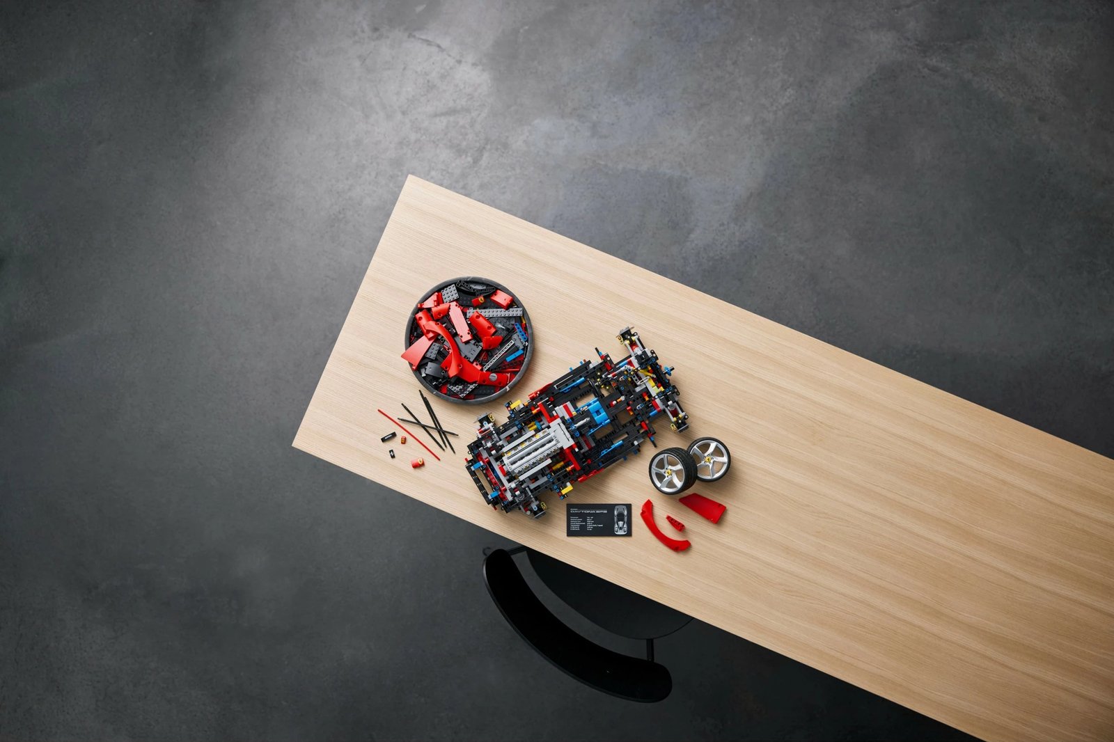 Set ndërtimi LEGO Technic Ferrari Daytona SP3, 3778 pjesë, plastikë, 6.99 kg Set ndërtimi LEGO Technic Ferrari Daytona SP3, 3778 pjesë, plastikë, 6.99 kg