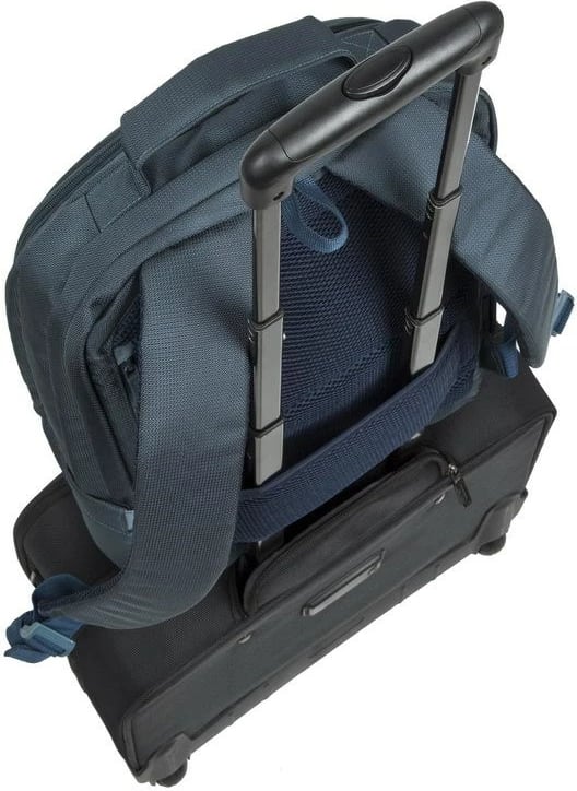 Çantë shpine RivaCase 8460 për laptop 17", poliestër, monokromatike Çantë shpine RivaCase 8460 për laptop 17", poliestër, monokromatike