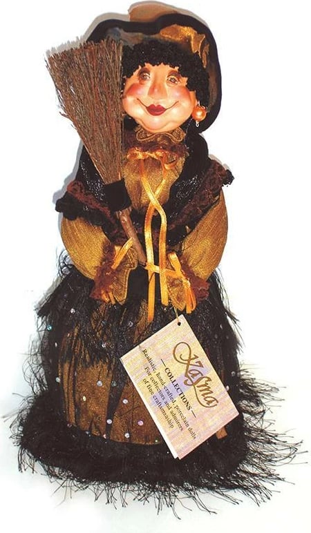 Kukull Halloween Shtriga me Fshesë NEXT 30cm