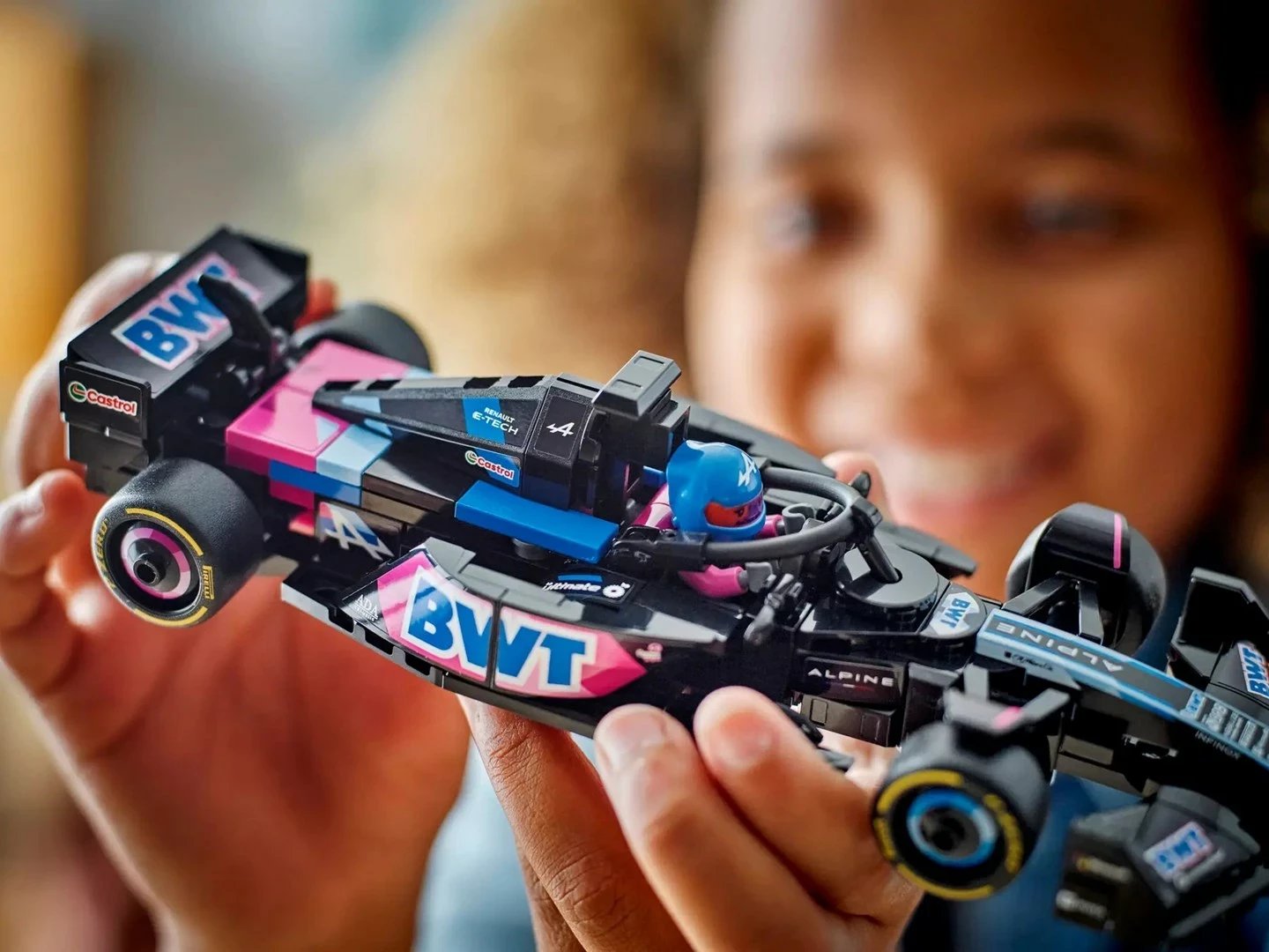 Set LEGO Speed Champions BWT Alpine F1 Team A524, 258 pjesë, me minifigurë, për fëmijë 10+