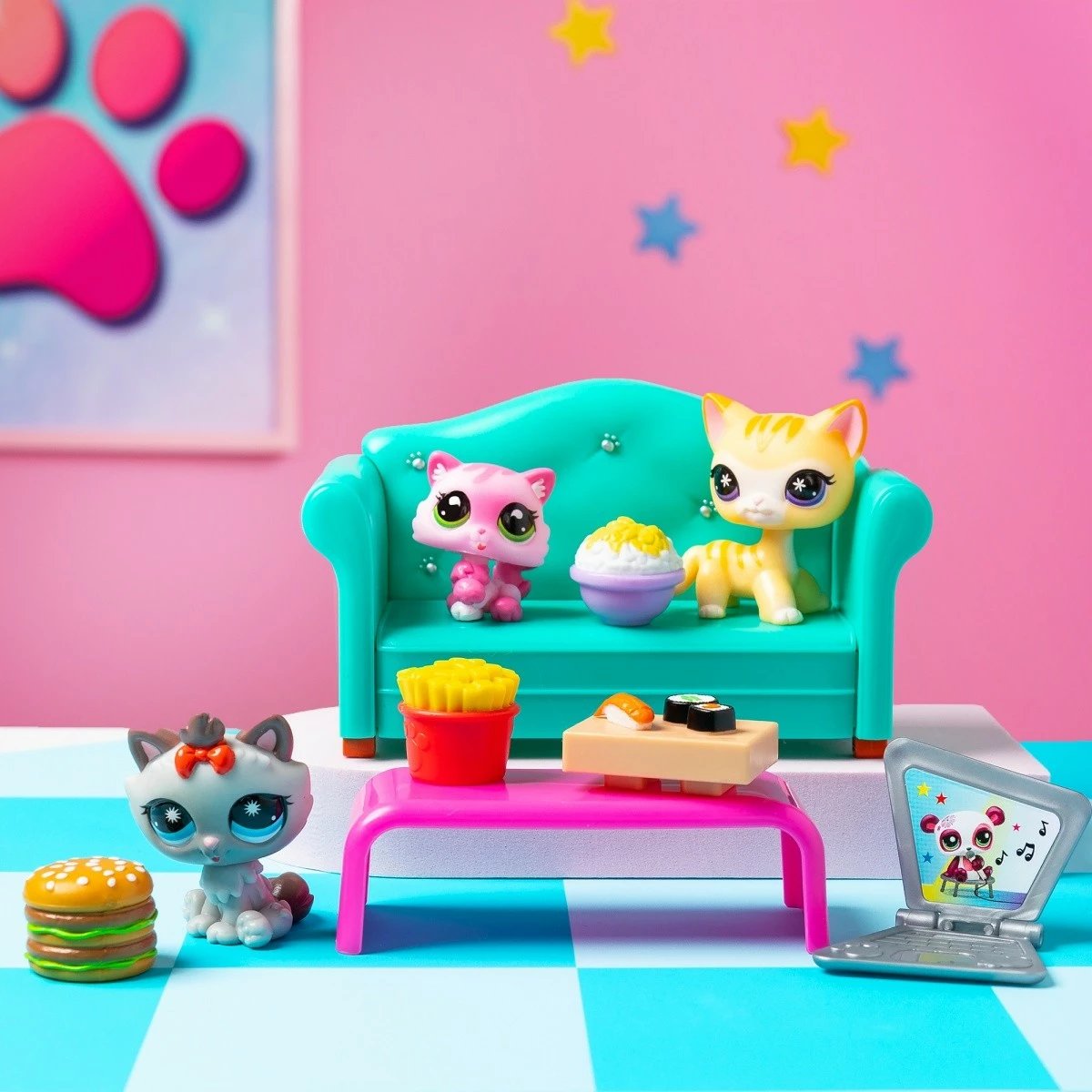 Set figurina, Littlest Pet Shop, LPS00636 Diner Dash Play Pack Snack Time, 3 kafshë + 7 aksesorë, me kod virtual