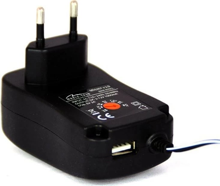 Karikues universal Media-Tech MT6267 V2 për tabletë, 12V, 1A, i zi me 6 konektorë