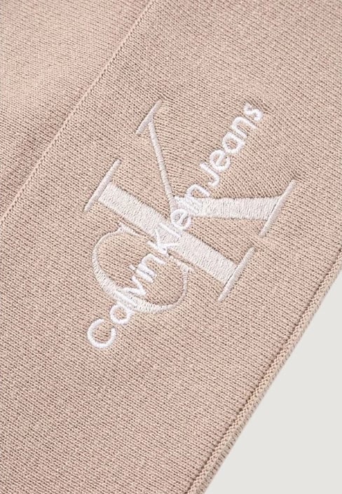 Kapelë femra Calvin Klein Jeans, bezhë