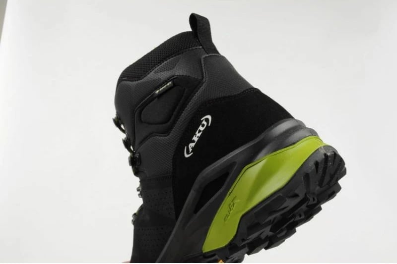 Atlete trekking për meshkuj Aku, të zeza