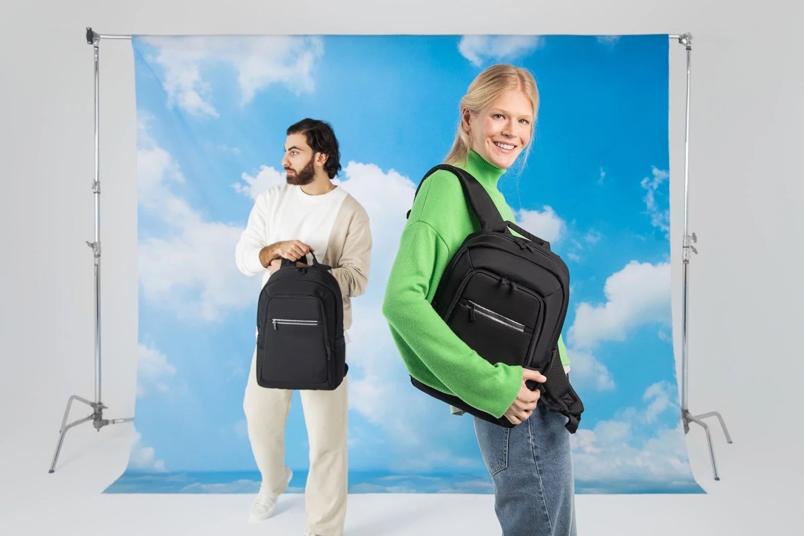 Çantë shpine për laptop RIVACASE, 7569 Alpendorf ECO, gri