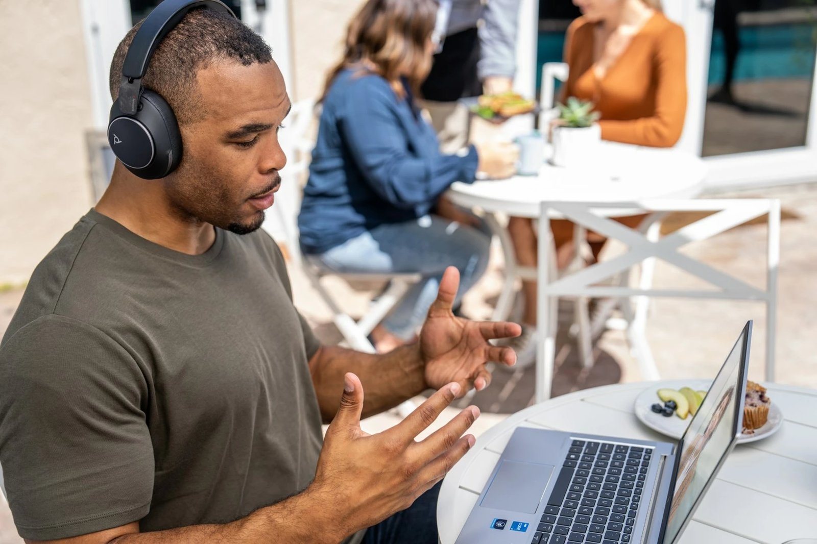 Kufje POLY Voyager Surround 80 UC, Microsoft Teams Certified, wireless, USB-C/A, e zezë