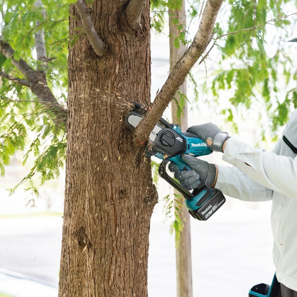 Sharrë elektrike Makita DUC101Z, 18V, 320W, 10cm, zi/kaltër Sharrë elektrike Makita DUC101Z, 18V, 320W, 10cm, zi/kaltër