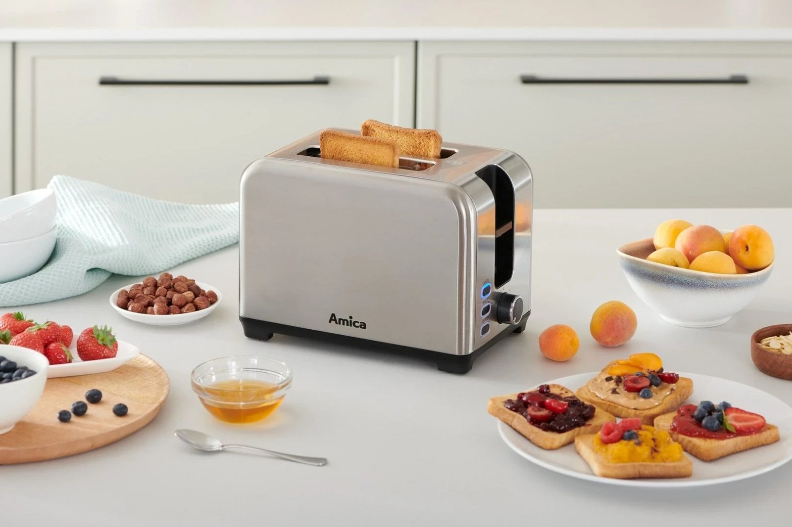 Toaster Amica TF 3043, 2 feta, 780-930 W, Inox
