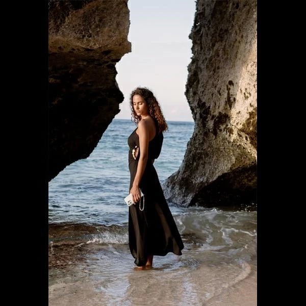 Mbështjellës UNIQ Coehl Lumino Magnetic Charging për iPhone 16 Pro Max, argjendtë