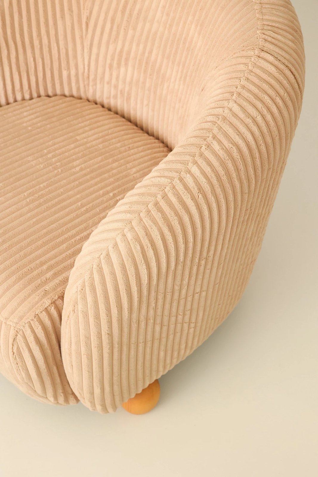 Karrige krahu Atelier del Sofa, Slon, bezhë