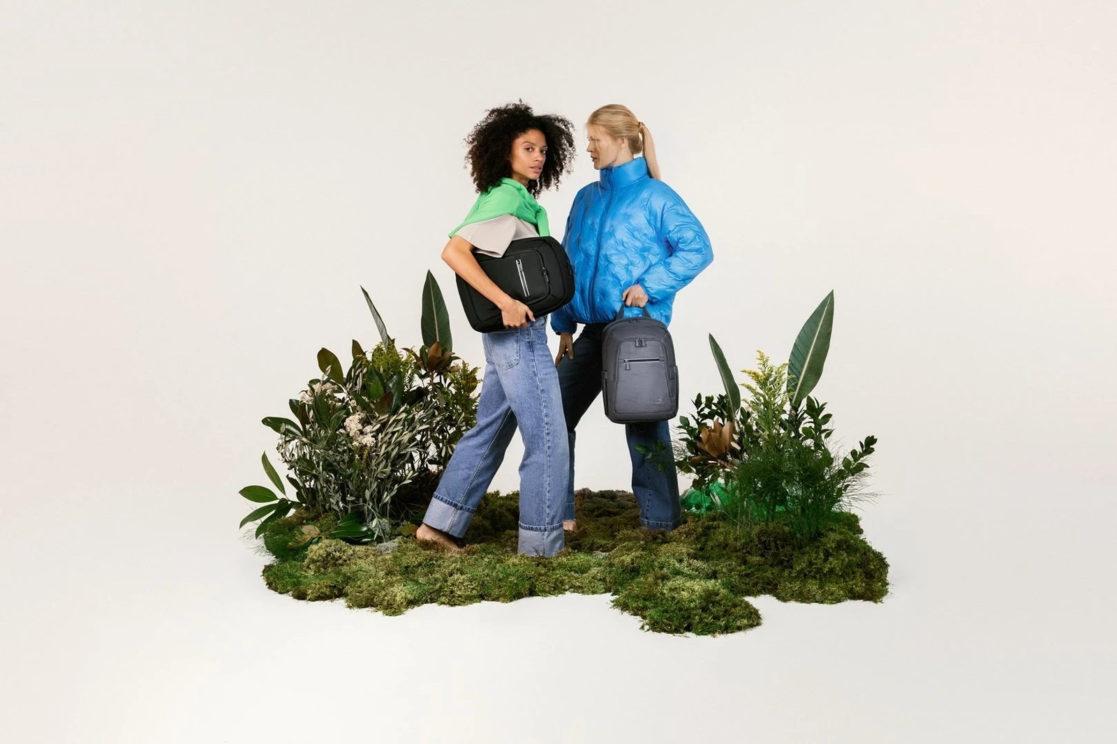 Çantë shpine për laptop RIVACASE, 7569 Alpendorf ECO, gri