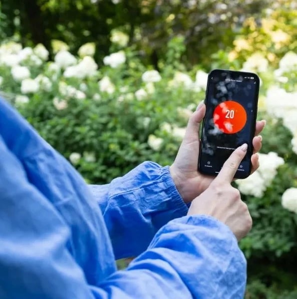 ngrohës panelor me infra të kuqe prej xhami, MPM MUG-23, 600W, Wi‑Fi Tuya, telekomandë, ekran LED, montim në mur ose me këmbë, e zezë