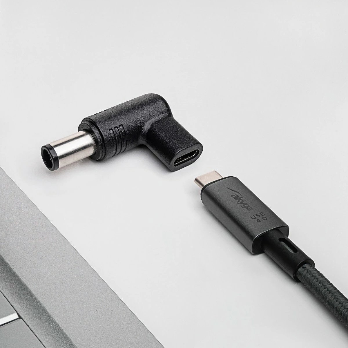 Adapter AKYGA AK-ND-C08, për DELL, USB-C në 7.4x5.0mm + DELL Pin, Zi