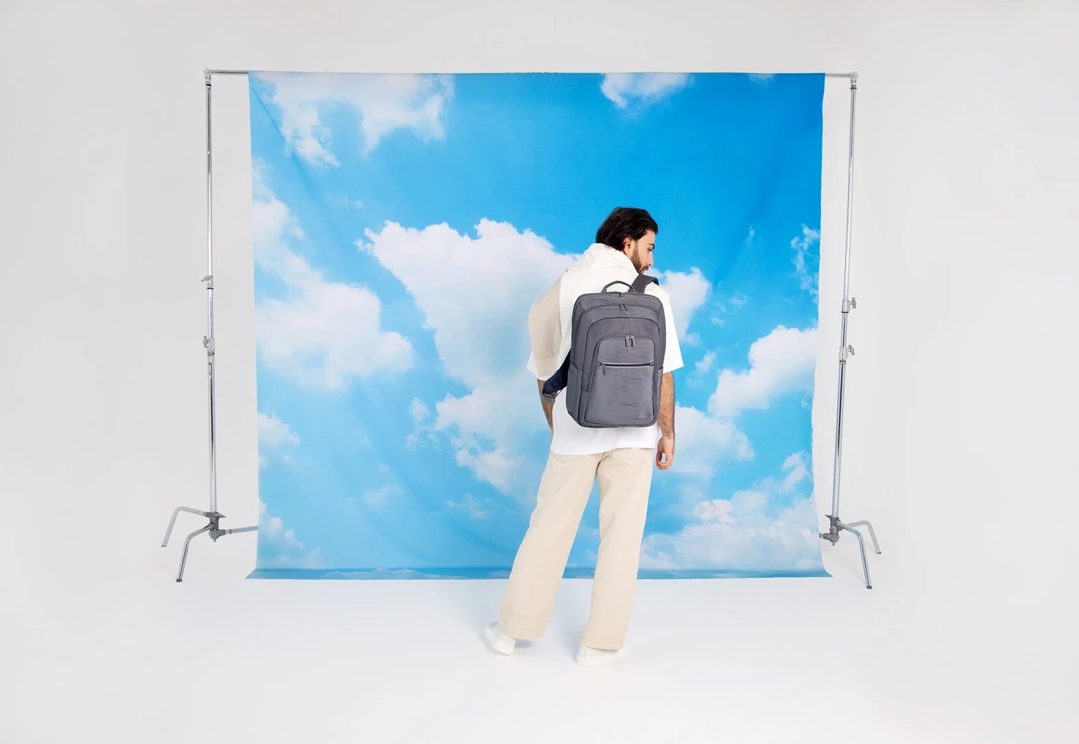 Çantë shpine për laptop RIVACASE, 7561 Alpendorf ECO, e zezë
