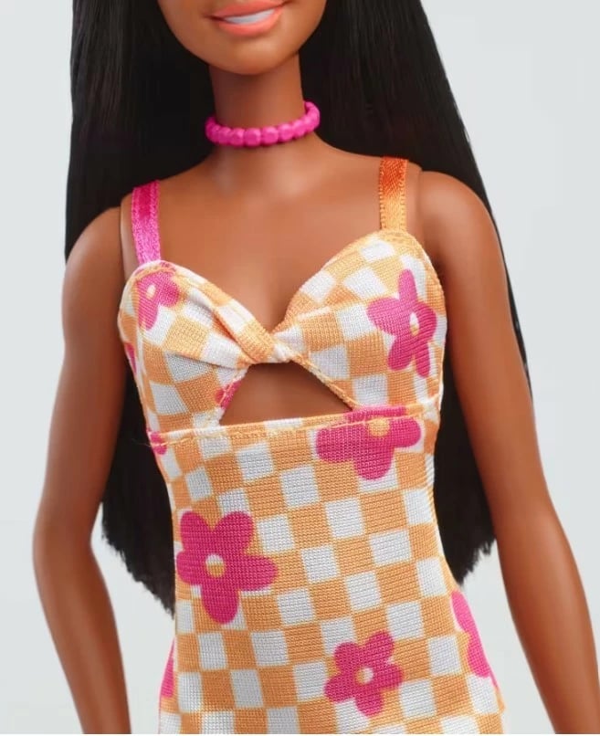 Kukull Barbie Fashionistas Mattel FBR37/HYT91, fustan portokalli me motive lulesh
