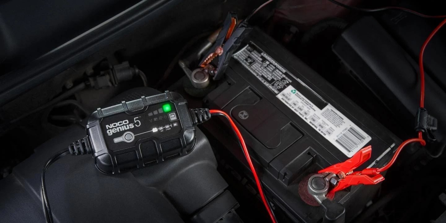 Kabllo rryme për veturë NOCO GENIUS5 5A, 6V/12V