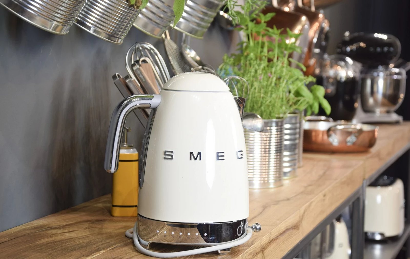 Ibrik elektrik SMEG KLF04CREU, 1.7L, krem