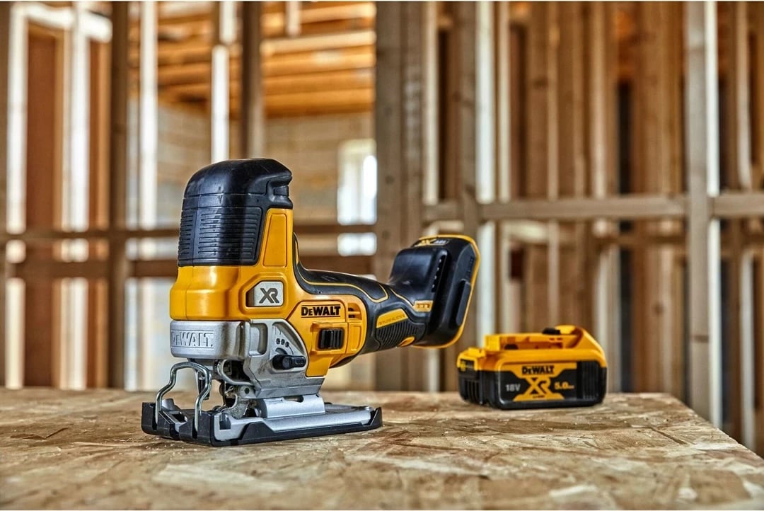 Sharrë elektrike dore DeWALT DCS335N, 2 kg
