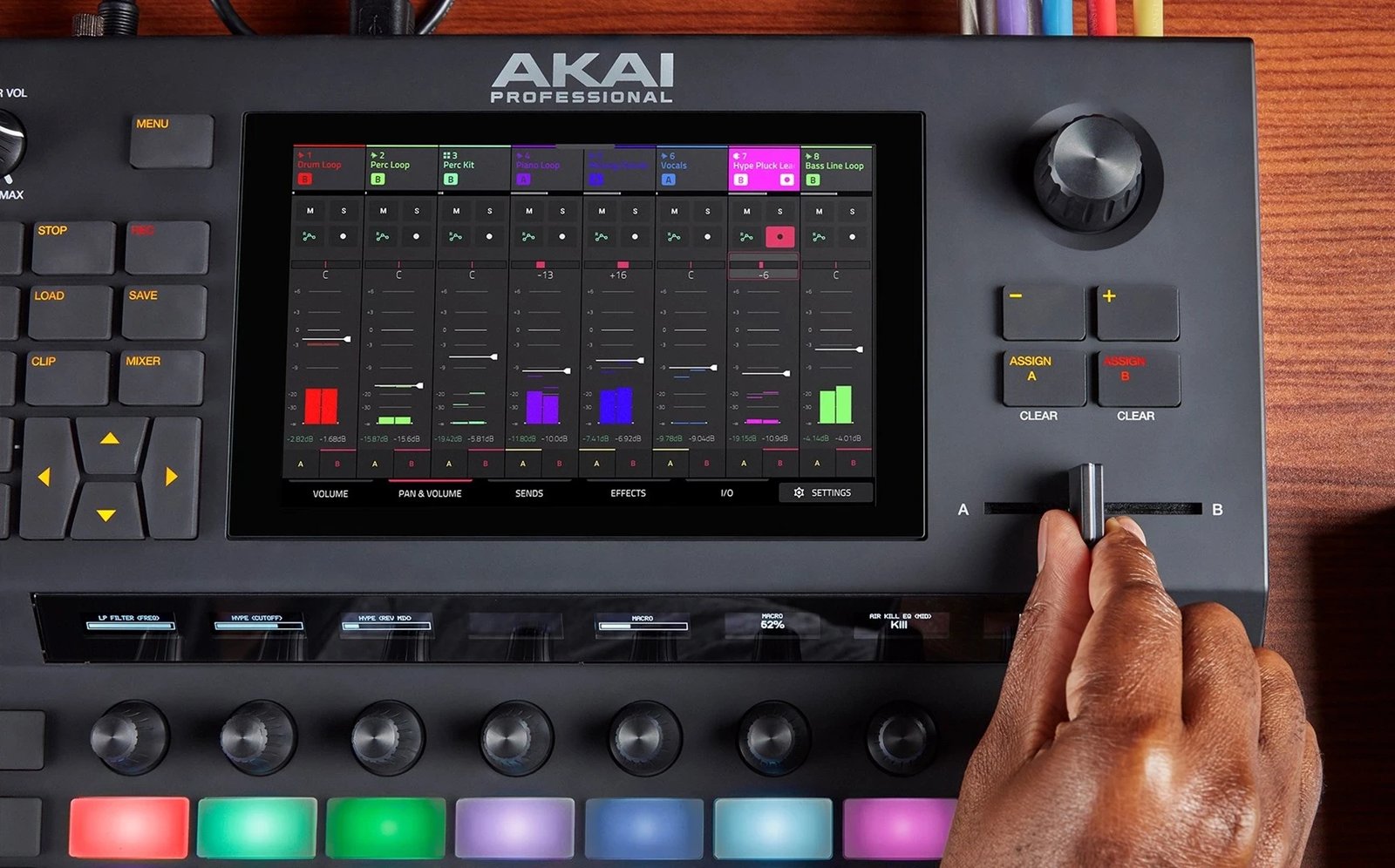 Paisje për prodhim muzikor AKAI FORCE Standalonem, MIDI USB, e zezë