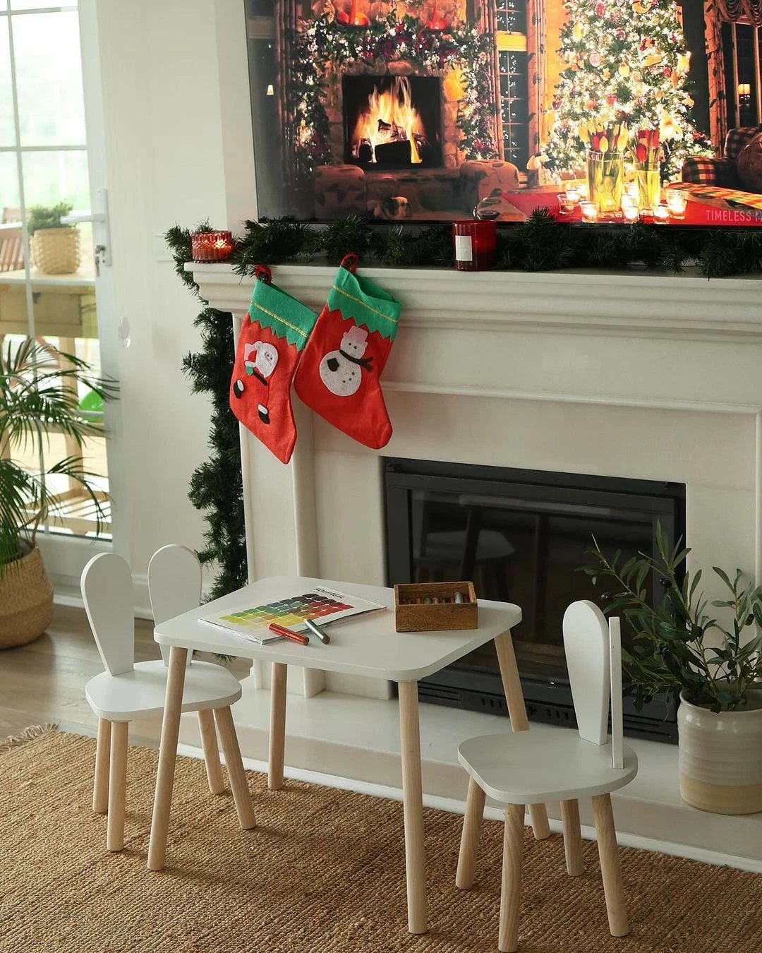 Set tavoline për fëmijë, dy karrige Bunny, e bardhë