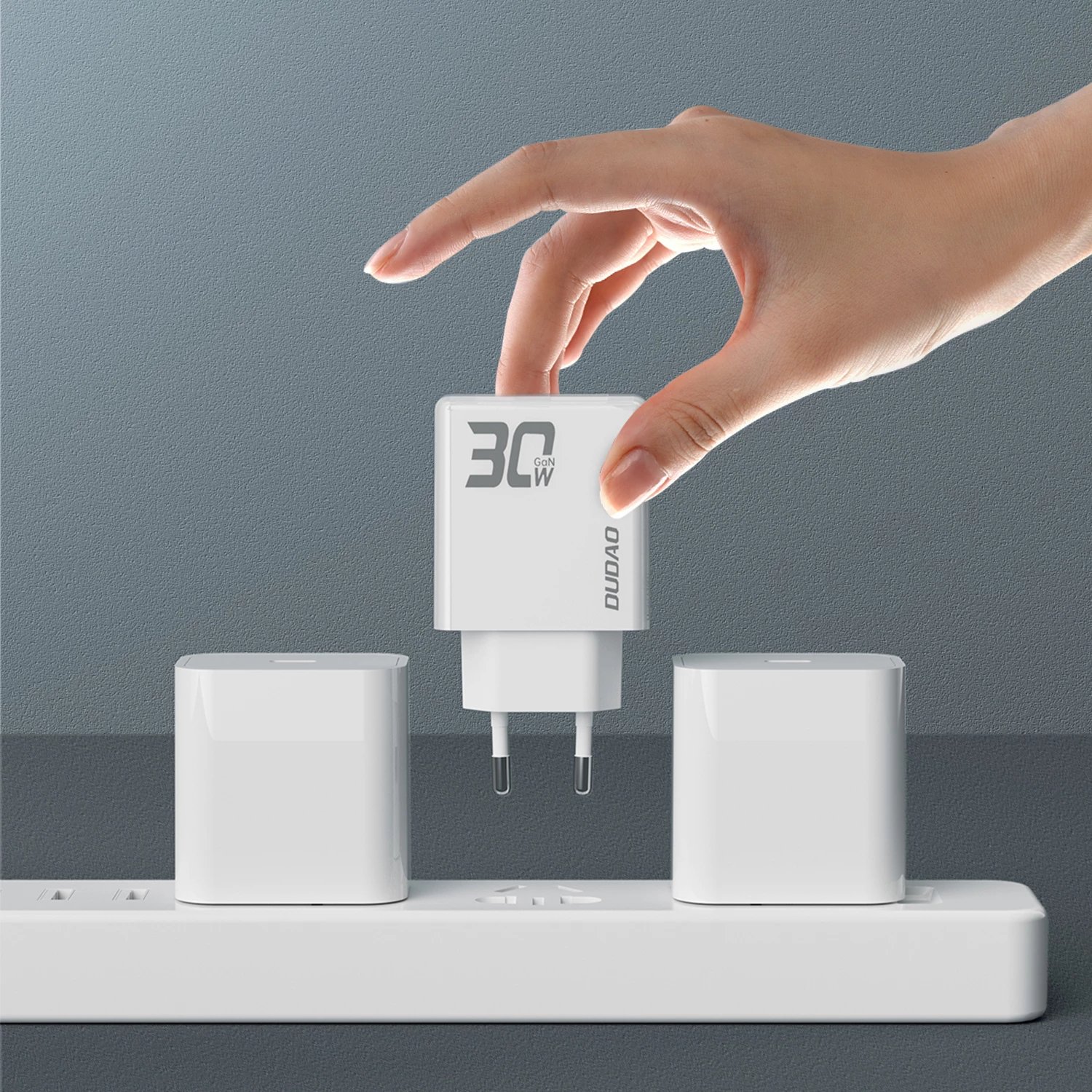 Karikues muri Dudao A30EUL, GaN, 30W, 2 porta USB-A/USB-C, me kabllo USB-C në Lightning, Bardhë