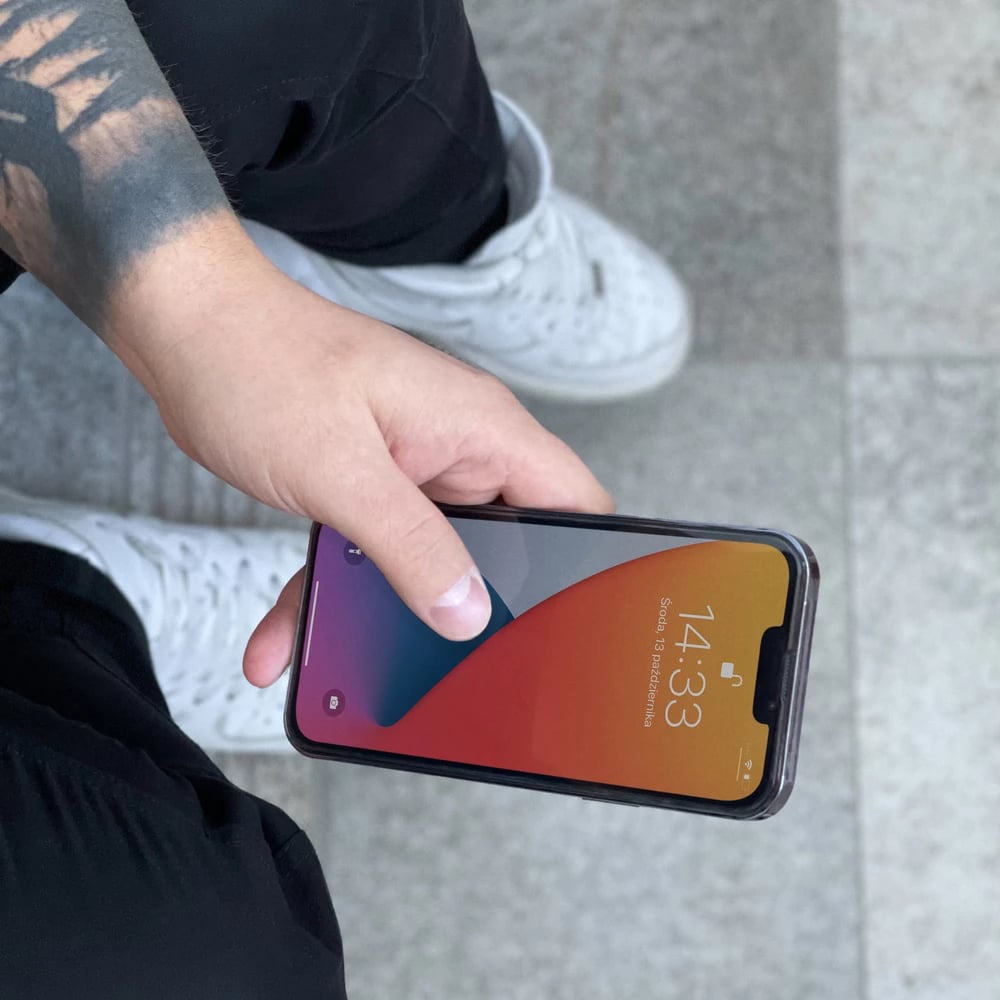 Mbrojtës ekrani xhami Wozinsky Full Glue për iPhone 13 mini, i zi