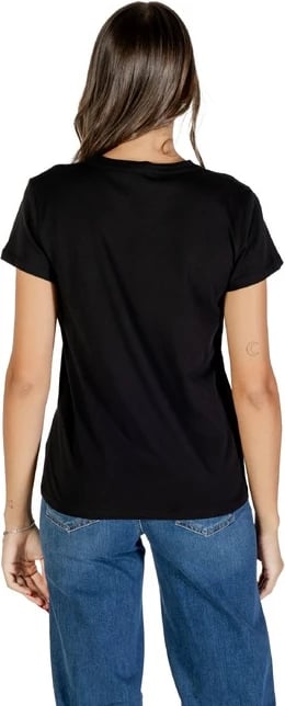 Maicë Liu Jo femra, e zezë