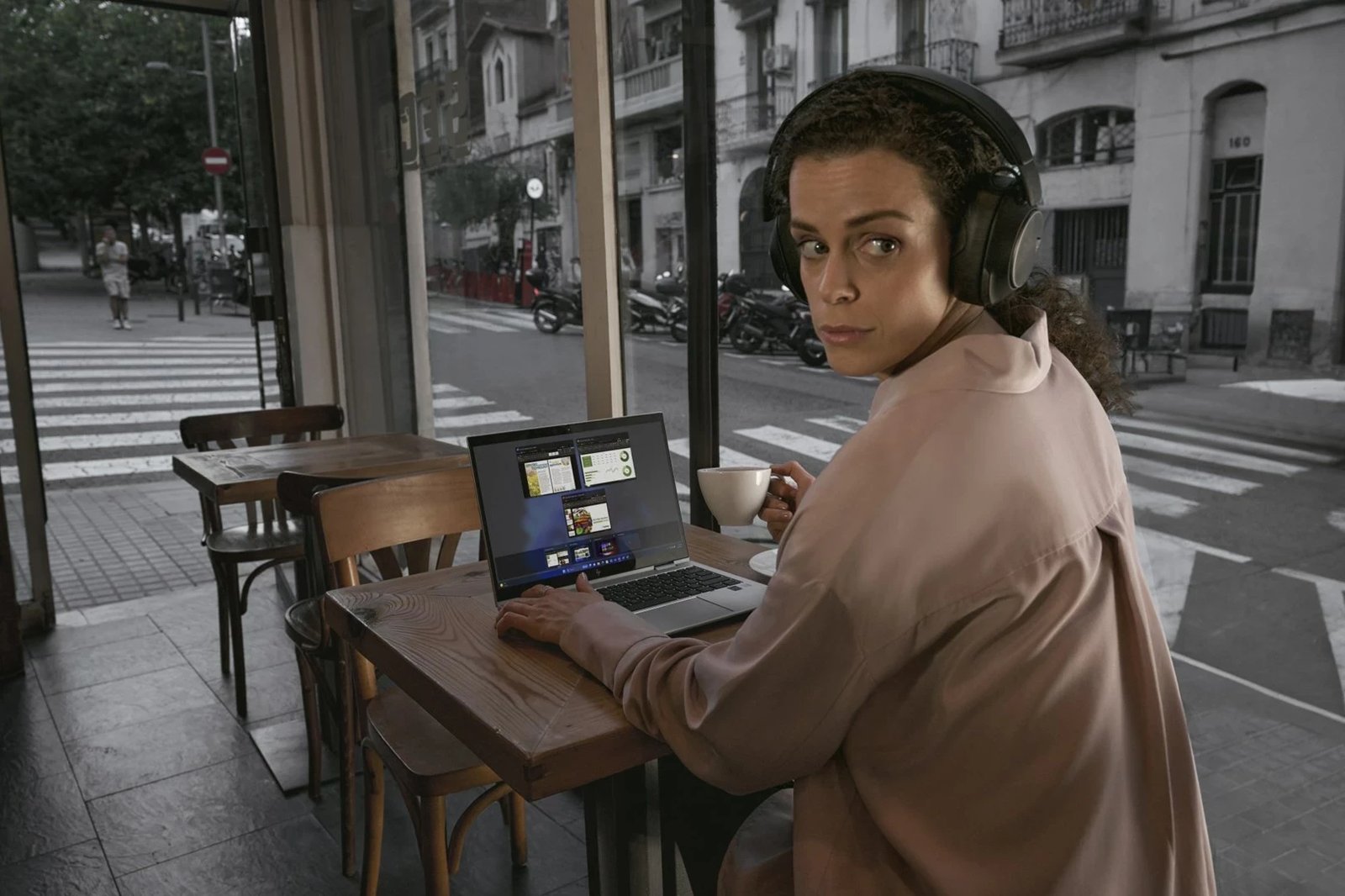 Laptop HP EliteBook 840 G11, 14", Intel Core Ultra 5 125U, 16 GB RAM, 512 GB SSD, Windows 11 Pro, Argjendtë