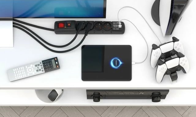 Prizë Acar F4 USB A+C, 4x230V, 5m, me mbrojtje nga mbingarkesa, e zezë