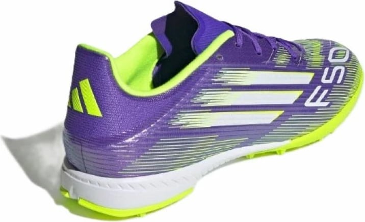 Çizme futbolli adidas për femra, vjollcë
