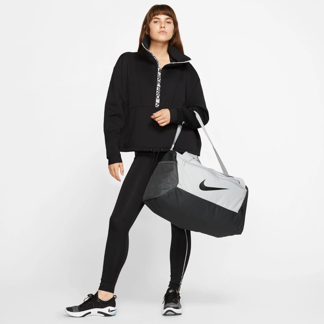 Çantë sportive Nike unisex, gri-e zezë